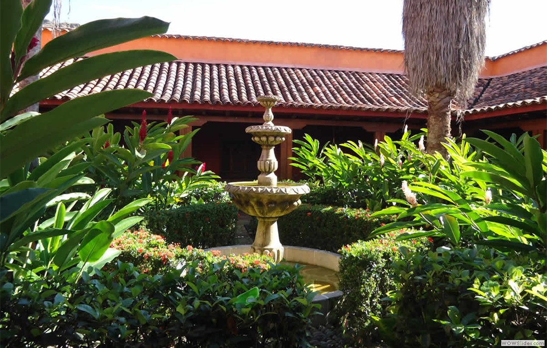47_patio_fuente