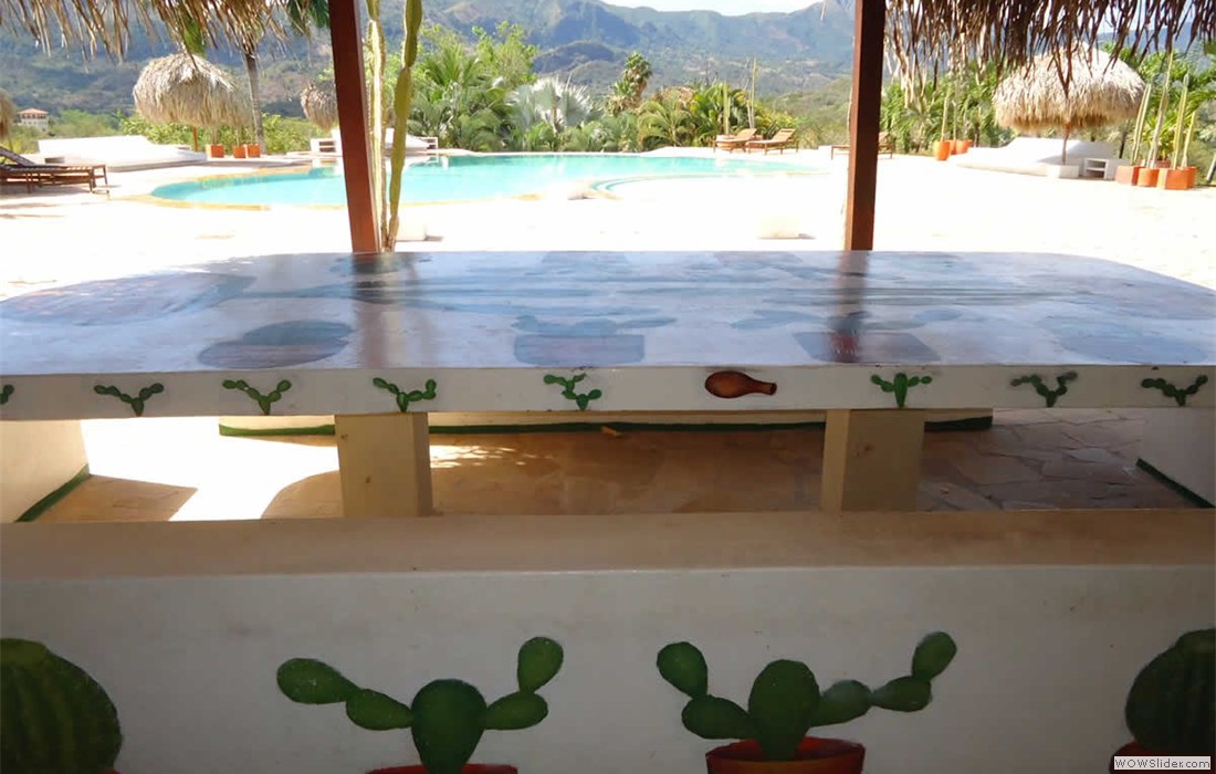 8_mesa_comedor_piscina_vista