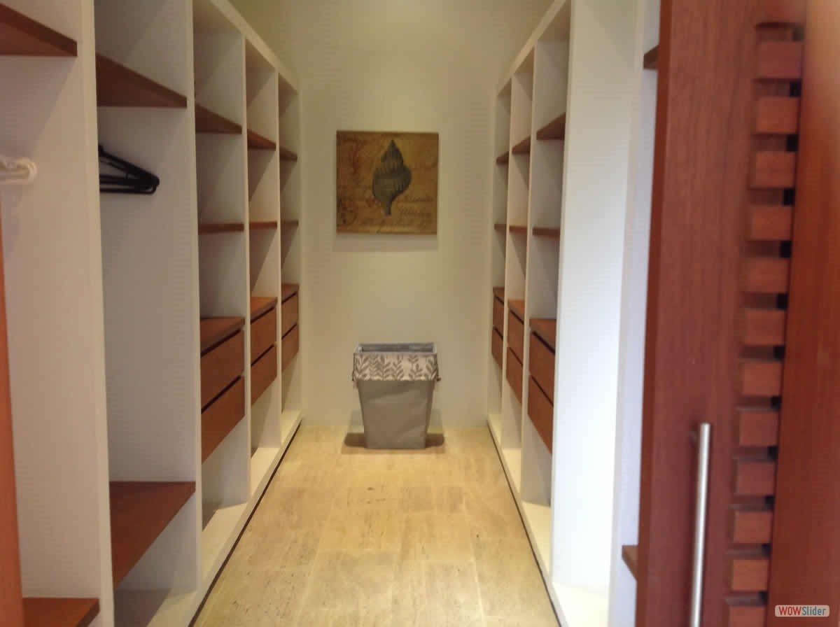 13_closet