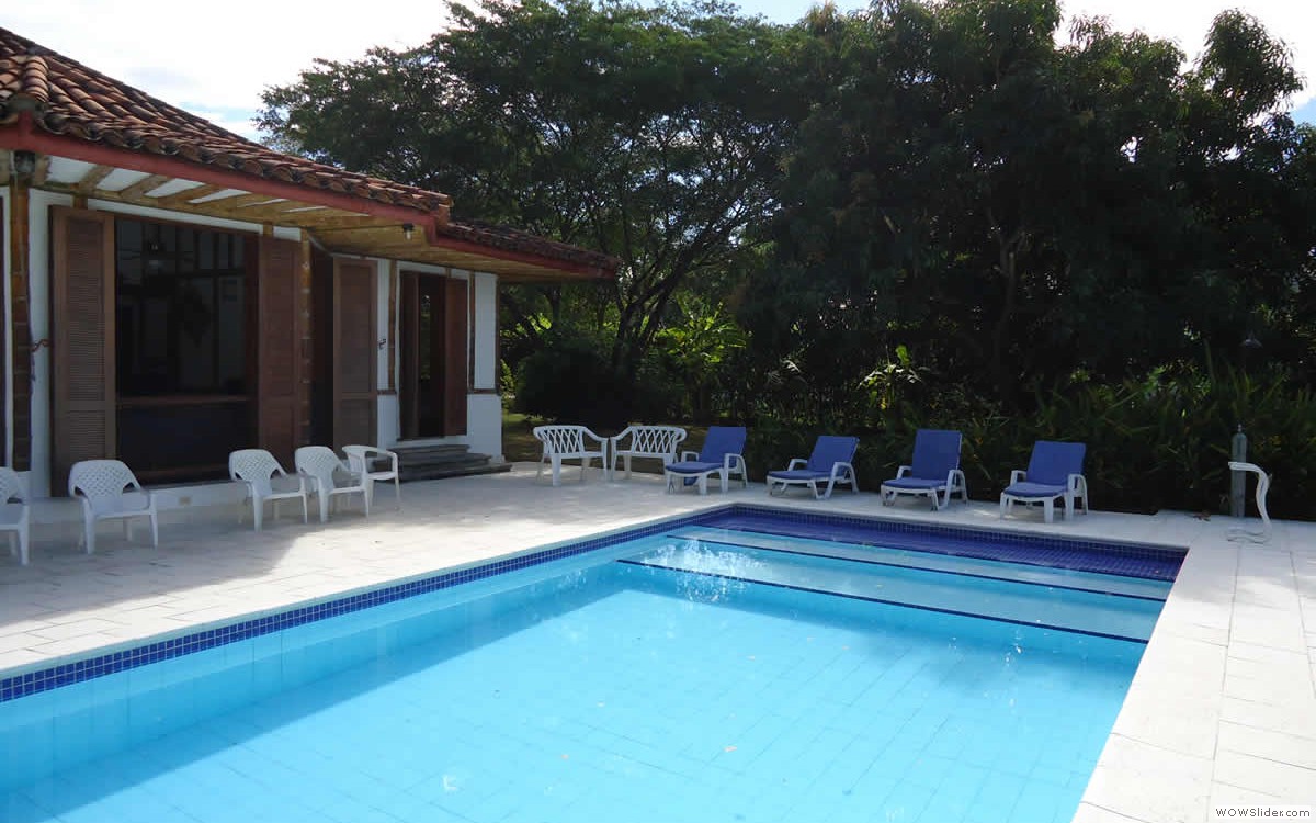 3_piscina_asoleadoras